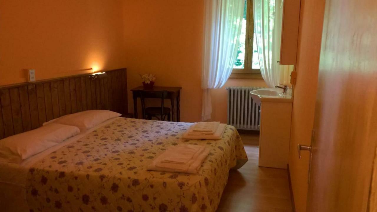 Capanna C.A.O. Hotell Brunate Eksteriør bilde